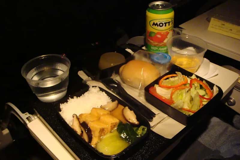 #3 - Order a Special Meal in Advance to Get Served First (Hyougushi, Flickr, CC BY-SA 2.0)