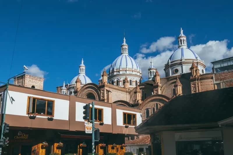 Ecuador: Spring weather without spring prices (Image Credits: Pexels)