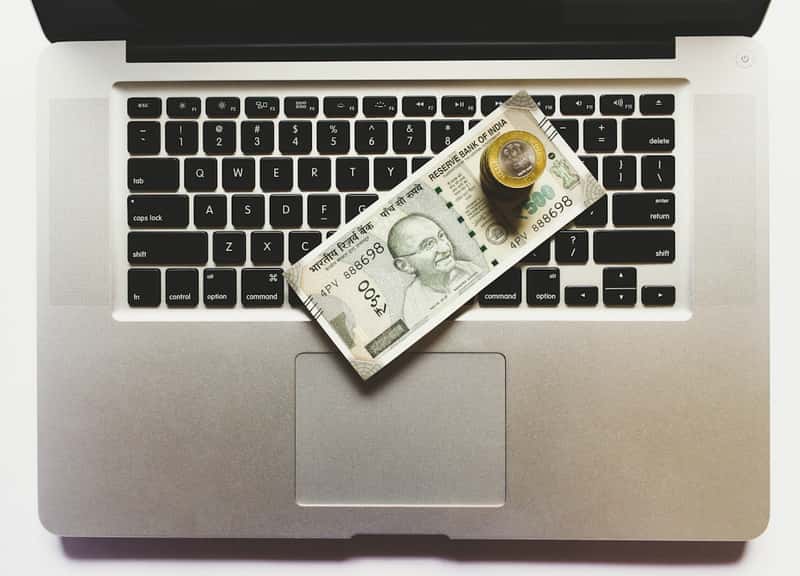 Booking Through Sketchy Third-Party Sites (Image Credits: Unsplash)