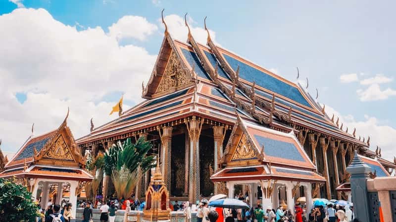 The "Grand Palace is closed today" line is almost always false (Image Credits: Unsplash)