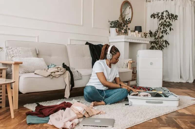The Fix Starts With Outfits, Not Items (Image Credits: Pexels)