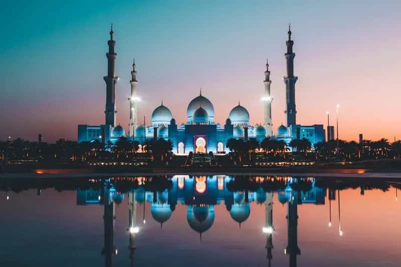 United Arab Emirates: Modern Wealth Meets Ancient Custom (Image Credits: Unsplash)