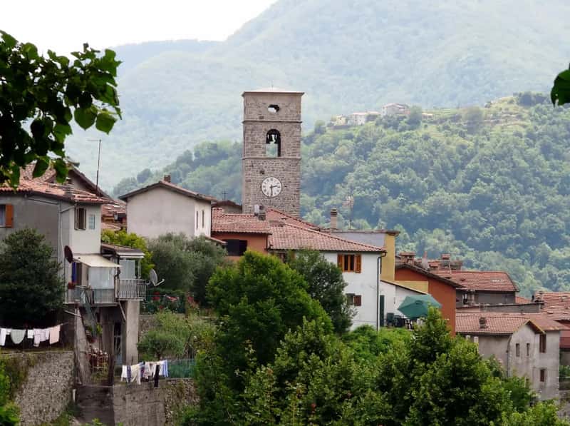 Fabbriche di Vergemoli, Tuscany, Italy - A One-Euro Deal in the Heart of Tuscany (By Davide Papalini, CC BY-SA 3.0)