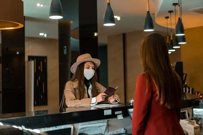 #3 – Whether Your Relationship With Money Is Broadcasting Itself Without You Knowing (Image Credits: Pexels)