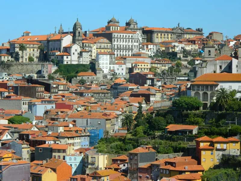 1. Portugal: The NHR Dream Is Over for New Retirees (Ruben Holthuijsen, Flickr, CC BY 2.0)