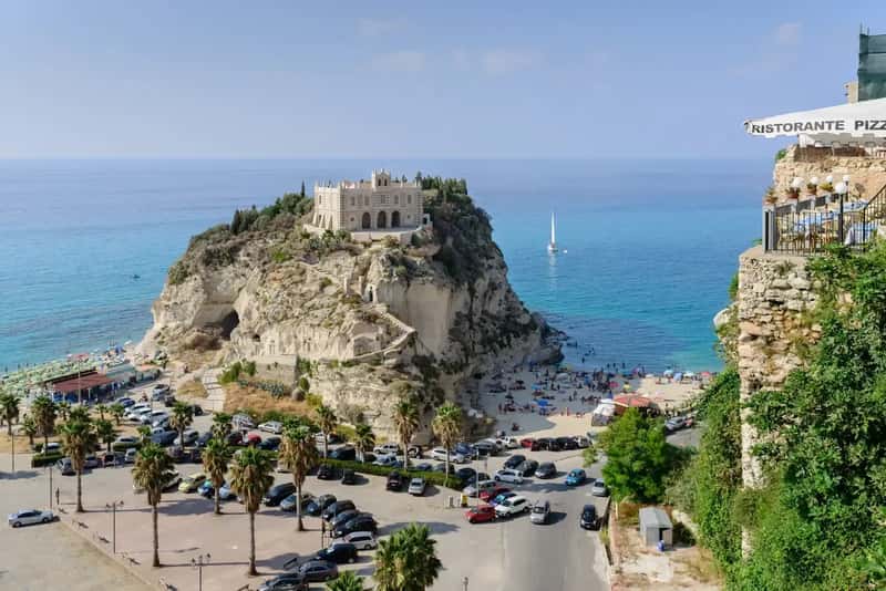 Tropea, Calabria (Image Credits: Wikimedia)