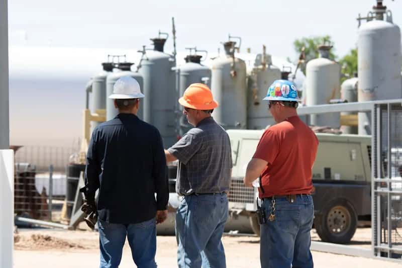 The workers who never get to escape the heat (Image Credits: Unsplash)