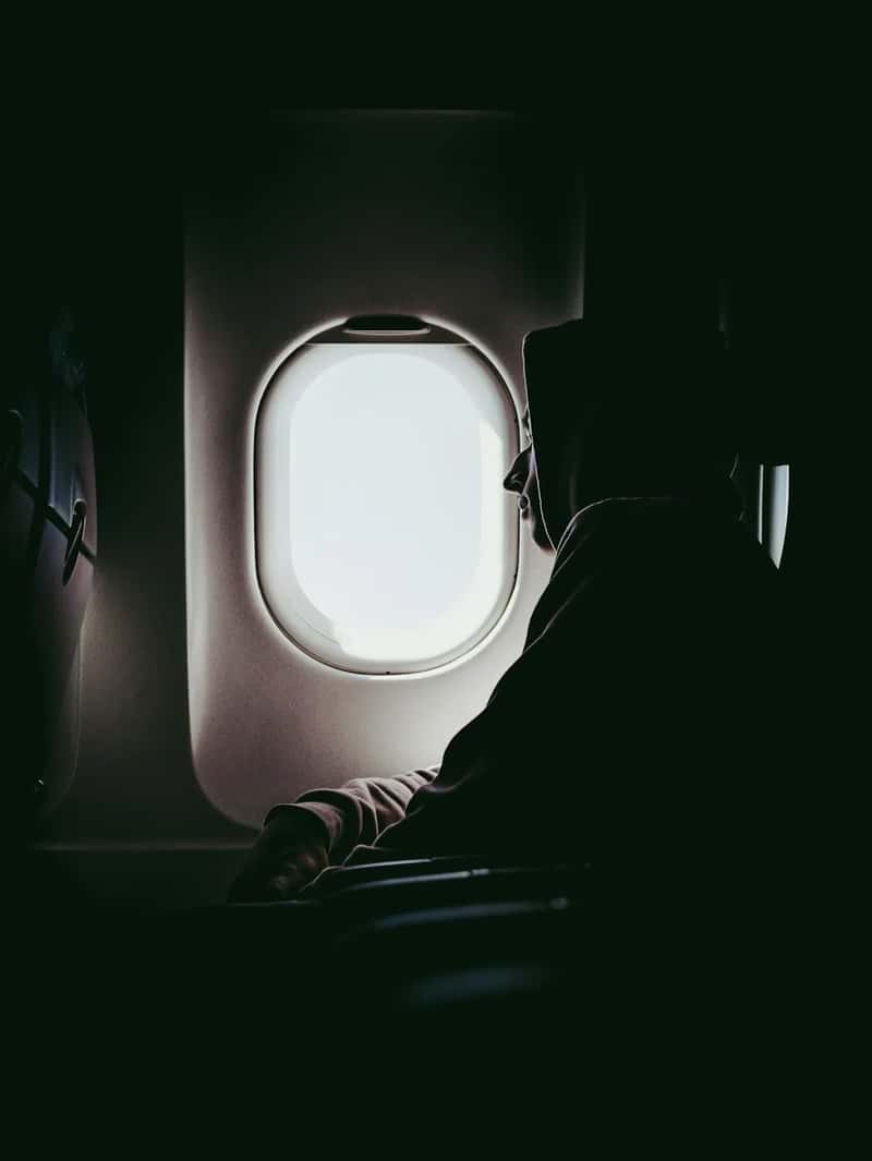 5. Fatigue and jet lag intensify nighttime anxiety (Image Credits: Unsplash)