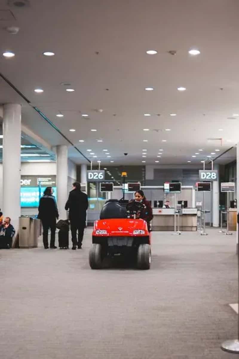#11 - They Arrange a Courtesy Electric Cart Without You Ever Requesting a Wheelchair (Image Credits: Pexels)