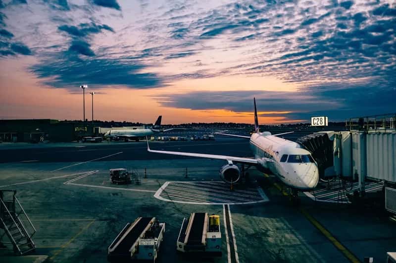 #6 - They Quietly Offer Last-Minute Upgrade Opportunities Before the Door Closes (Image Credits: Unsplash)