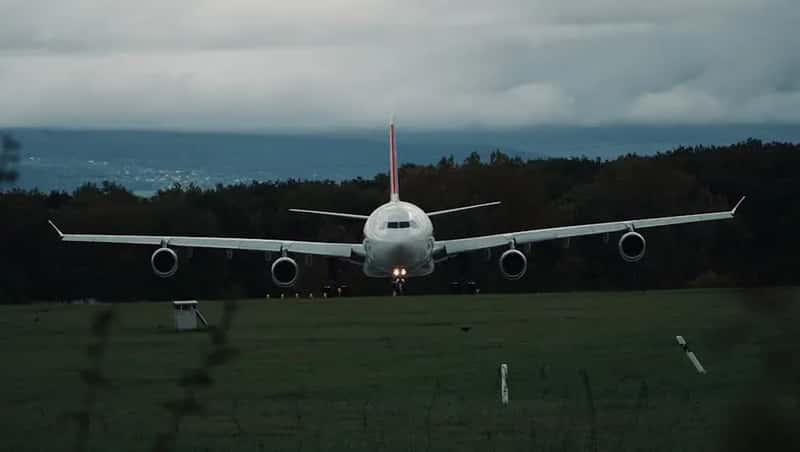 5. Ground Stops Are Not the Same as Ground Delay Programs (Image Credits: Pexels)
