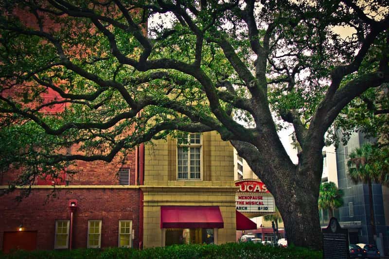 3. Savannah, Georgia - A City Built Around European-Style Squares (Ryan Moyer, Flickr, CC BY 2.0)