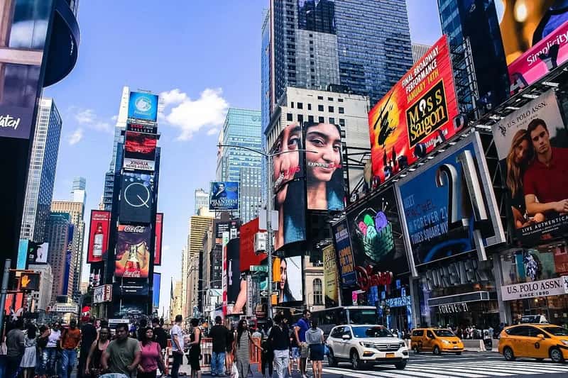 Times Square: America's Loudest, Most Chaotic Intersection (Image Credits: Pixabay)