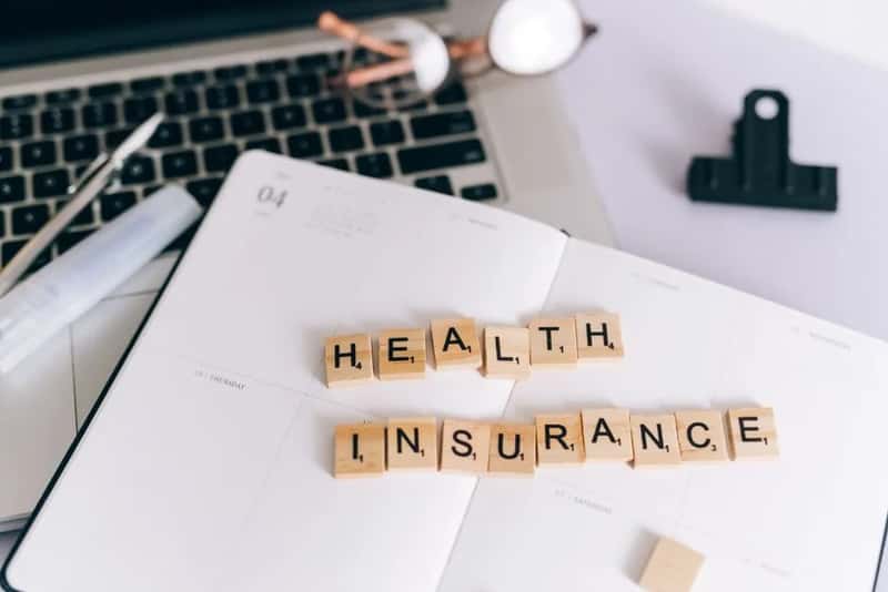 Bridging the health insurance gap before Medicare (Image Credits: Pexels)