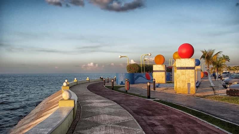 3. A Seafront Promenade That Feels Lived In (Image Credits: Pixabay)