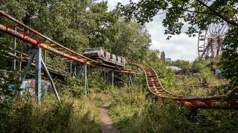 #15 - Spreepark's Spreeblitz: Berlin's Graffiti-Covered Coaster (Image Credits: Gemini)