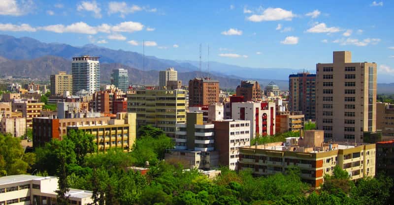 Mendoza, Argentina: Wine Country Living for $1,000 (Image Credits: Wikimedia)