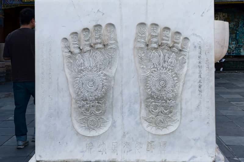 2. Watch where you point your feet (Image Credits: Unsplash)