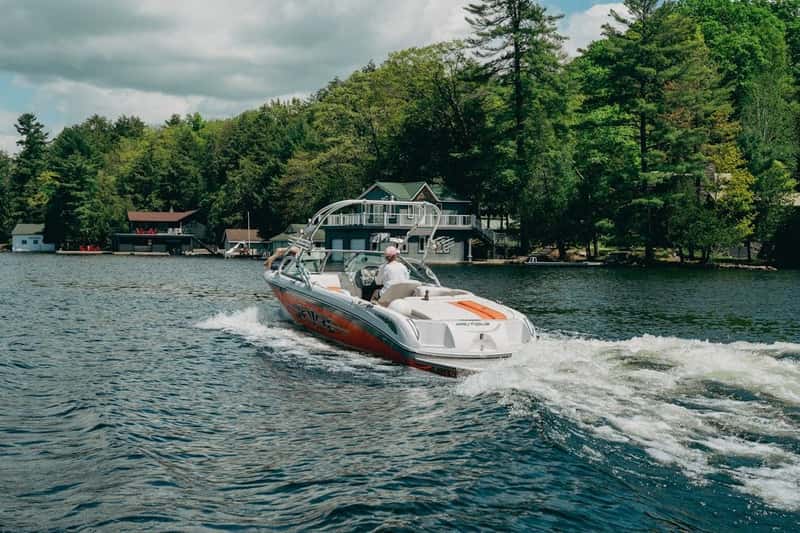 Muskoka Region, Ontario: Cottage Country Overwhelmed (Image Credits: Unsplash)