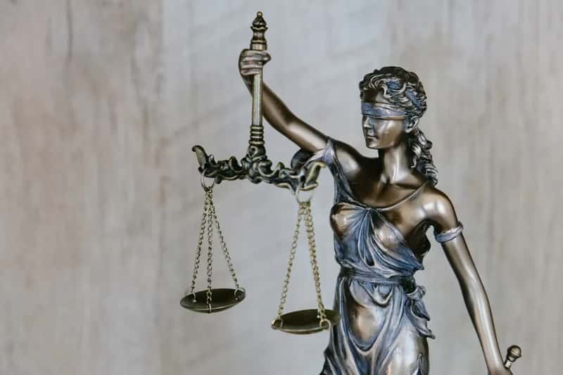 The Broader Pattern: How Divorce Law Reflects Gender Inequality (Image Credits: Unsplash)