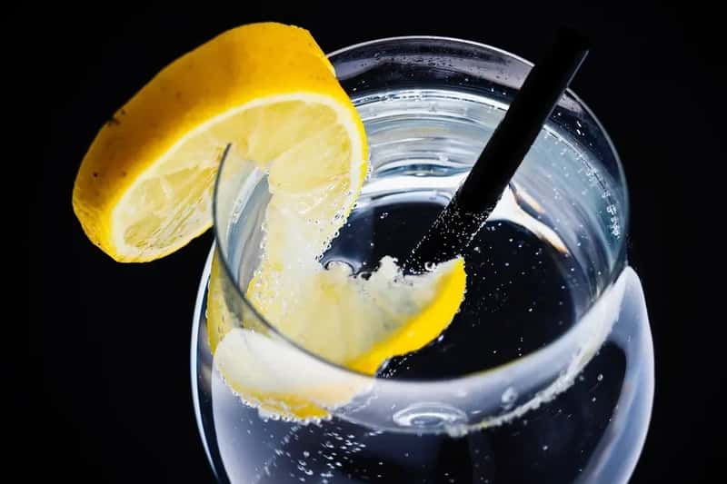 5. The Gin and Tonic Drinker: The Aesthete With a Gate to Catch (Image Credits: Rawpixel)