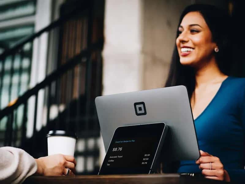 9. They Communicate Clearly and Early About Special Requests (Image Credits: Unsplash)