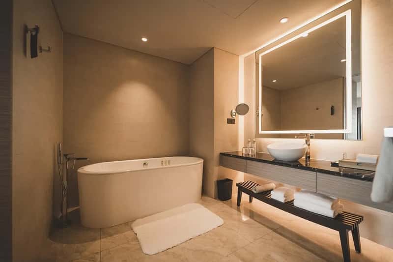 #8 - A Shower or Tub With No Non-Slip Mat (Image Credits: Pixabay)