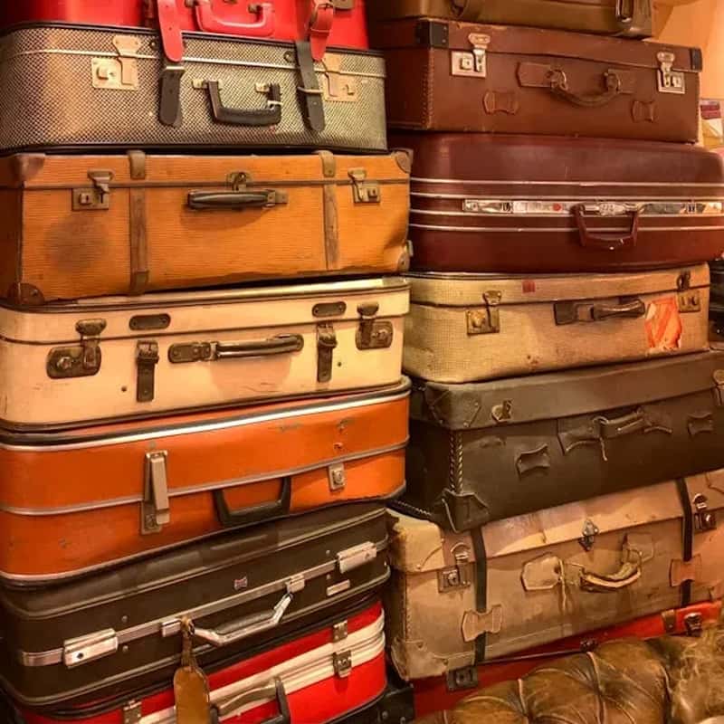 6. Luggage Storage: Leaving Your Bags Now Has a Price Tag (Image Credits: Pexels)