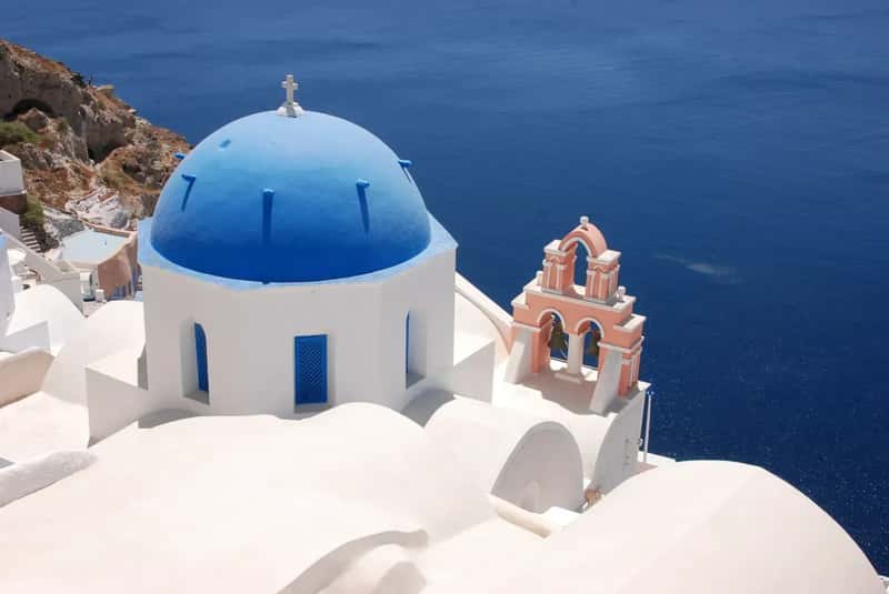 Santorini, Greece (Image Credits: Wikimedia)