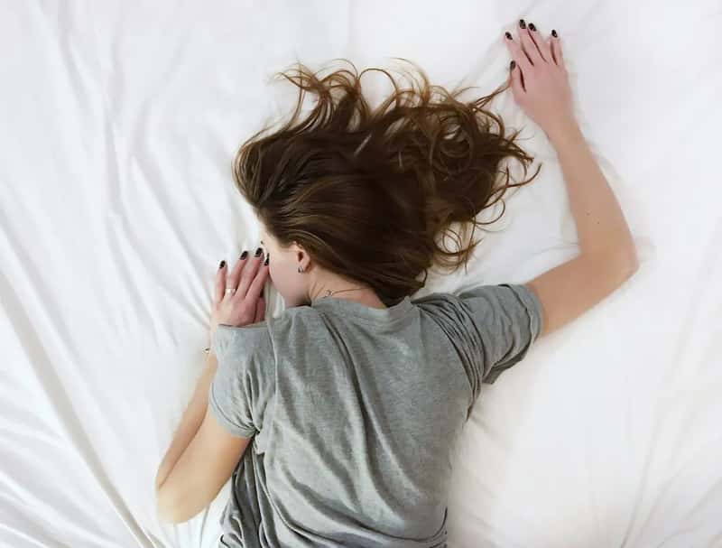 A Tired Mattress and Flat Pillows (Image Credits: Unsplash)
