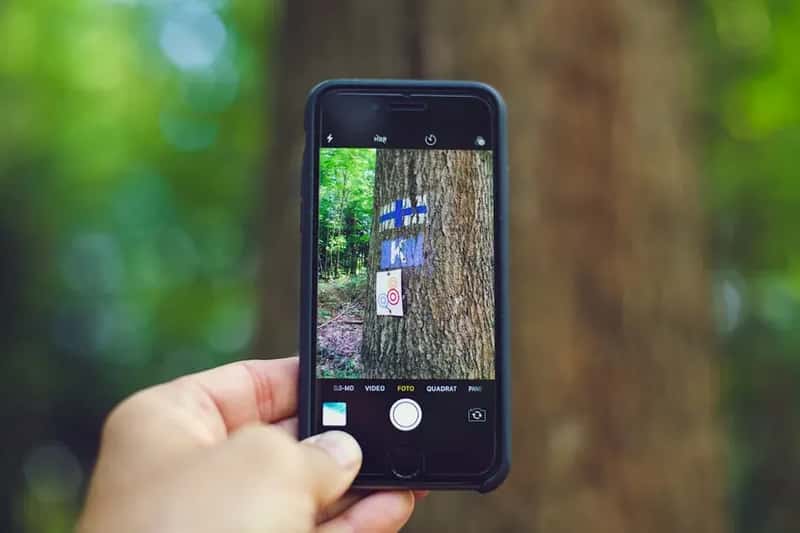 Your Photos Contain Hidden Data That Gives Away Your Location (Image Credits: Pexels)
