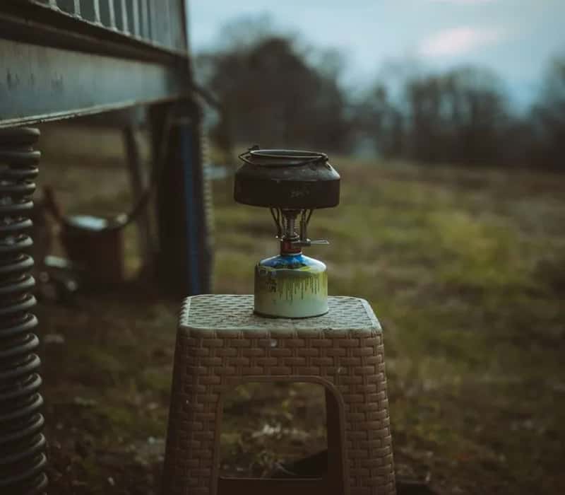 4. Compressed gas cylinders and camping fuel canisters (Image Credits: Pexels)