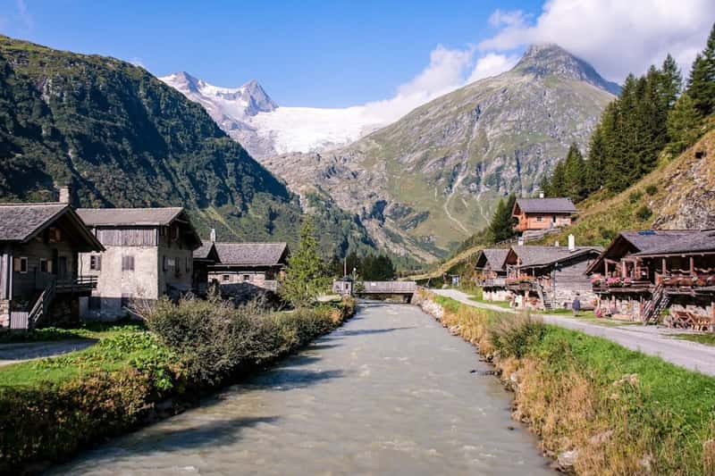 Living Traditions in a Modern World (Image Credits: Unsplash)