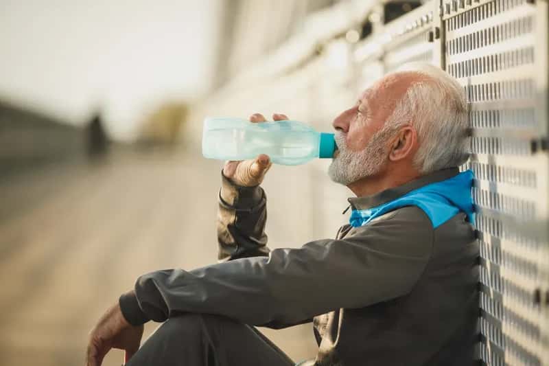 #2 - They Proactively Hydrate Before and During Every Flight (Image Credits: Stocksnap)