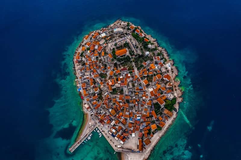 1. Vis, Croatia (Image Credits: Unsplash)