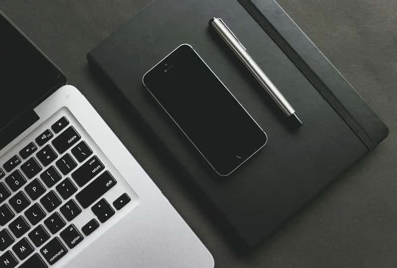 5. Excessive Electronics and Chargers (Image Credits: Pixabay)