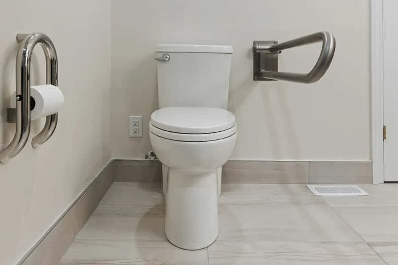2. Loaner Bathroom Equipment Like Shower Chairs and Raised Toilet Seats (Image Credits: Unsplash)