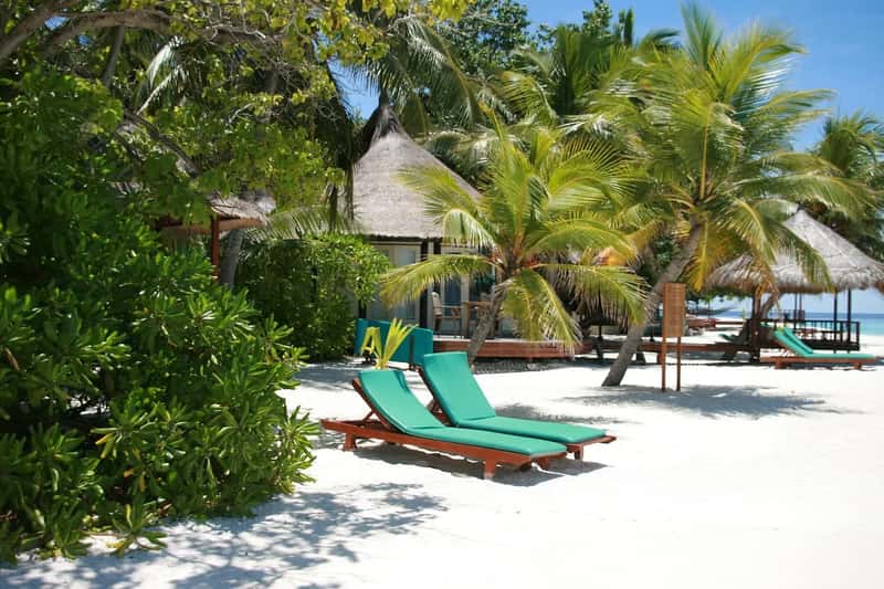 2. Maldives: Endless Beach Weather Above the Waves (Image Credits: Pixabay)