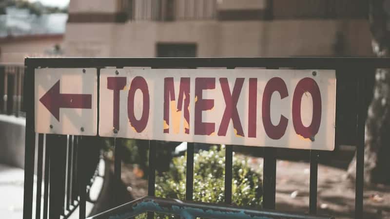 The Middle Tier: States Where "Reconsider Travel" Means City-by-City Judgment (Image Credits: Unsplash)
