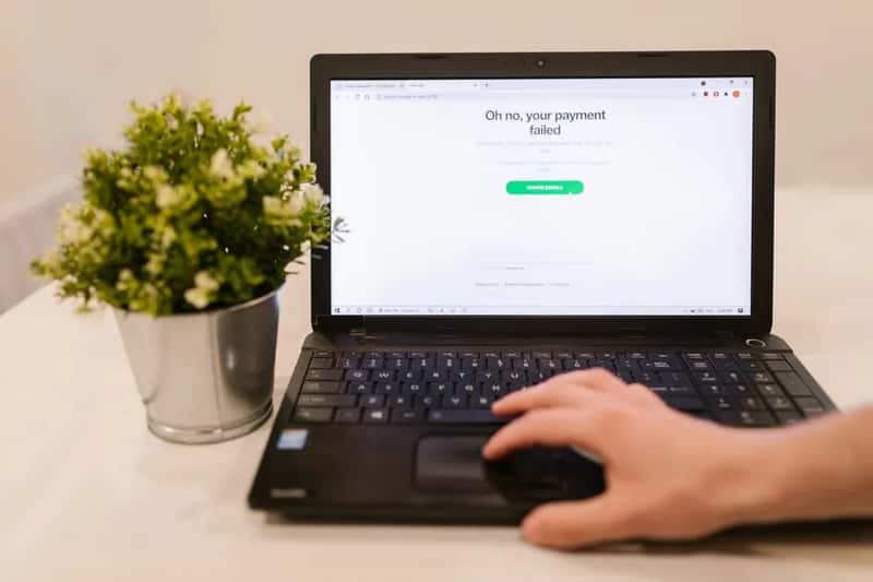 1. Showing up without completing online check-in (Image Credits: Pexels)
