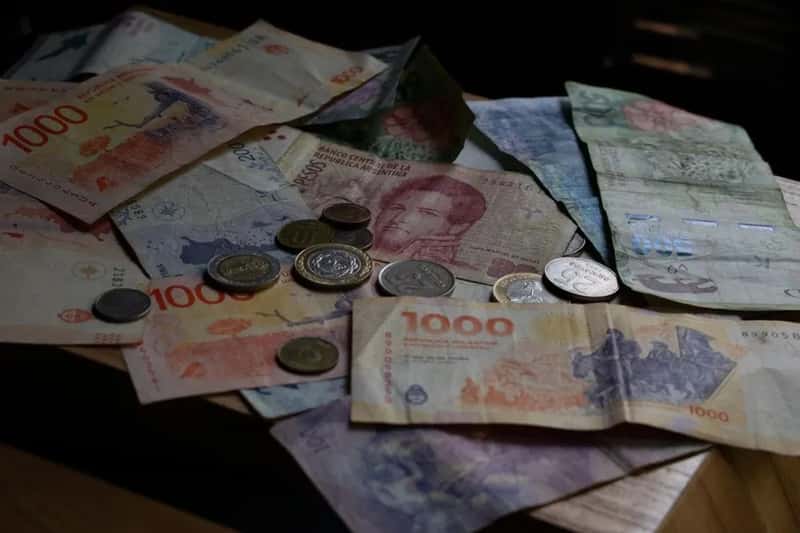 Money Matters Beyond Argentina: Cash, Cards, and Local Quirks (Image Credits: Pexels)