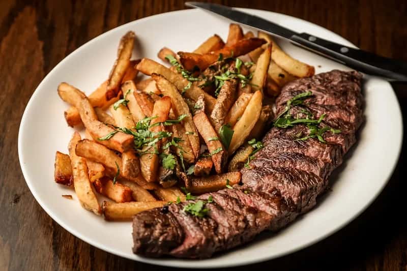 6. Undercooked Meat and Steak Tartare (Image Credits: Unsplash)