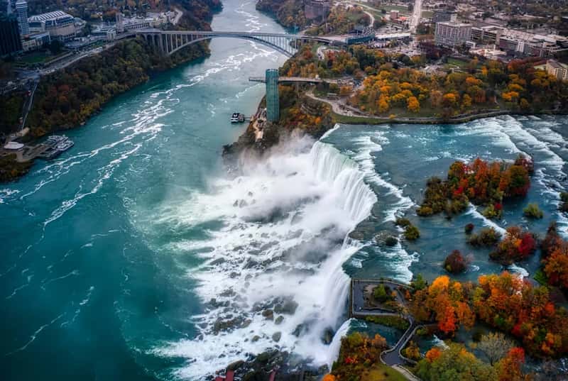 Niagara Falls and Niagara-on-the-Lake, Ontario (Image Credits: Unsplash)