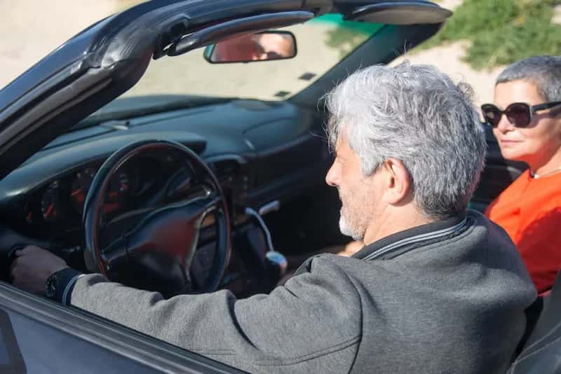 #4 - They Stack Senior Discounts on Car Rentals Like a Professional (Image Credits: Pexels)
