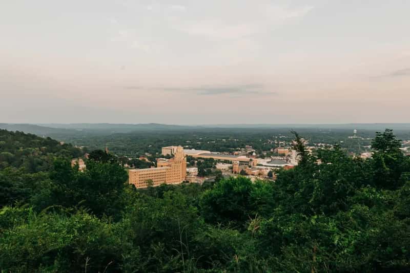 6. Hot Springs, Arkansas - National Park Town on a Budget (Image Credits: Unsplash)
