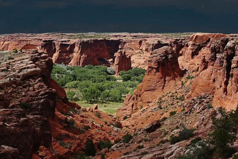 #7: Canyon de Chelly, Arizona - Living History on Canyon Walls (Rennett Stowe, Flickr, CC BY 2.0)