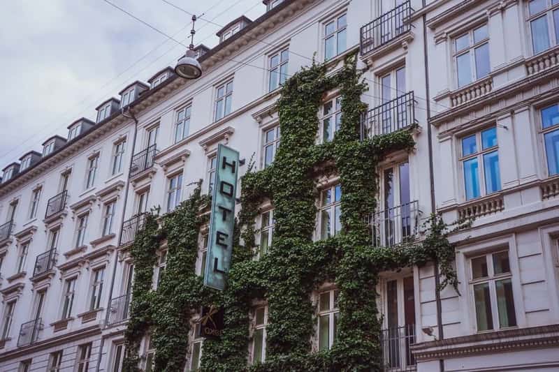 2. "I Booked on Expedia, Can I Still Get an Upgrade?" (Image Credits: Pexels)
