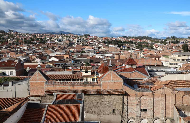Cuenca, Ecuador: Colonial Charm for Under $1,300 (Image Credits: Wikimedia)