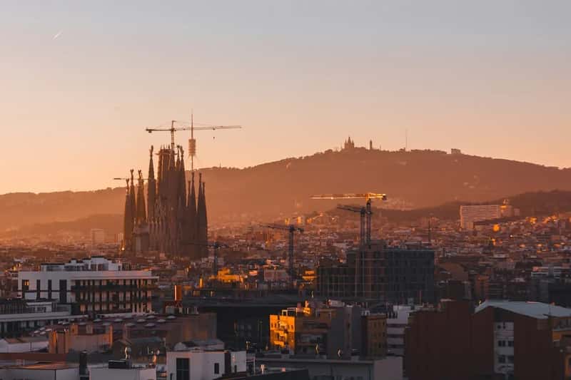 Barcelona: A Beach City With One Crime Category Doing All the Damage (Image Credits: Unsplash)