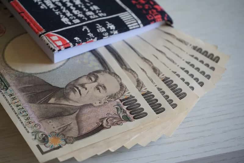 Japan: Three decades of flat pay despite steady prices (Image Credits: Unsplash)